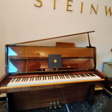 Pianoforte verticale Steinway & Sons modello  Z